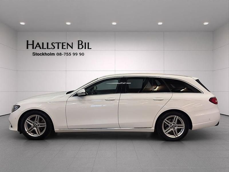 Vit Begagnad 2018 Mercedes E200 Avantgarde Kombi | 229 900 kr (Bra pris) - Bild 1/4