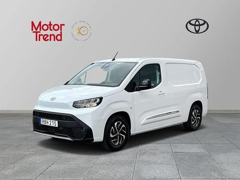 Vit Begagnad 2024 Toyota Proace City City Van | 369 900 kr (Lite dyr) - Bild 1/4