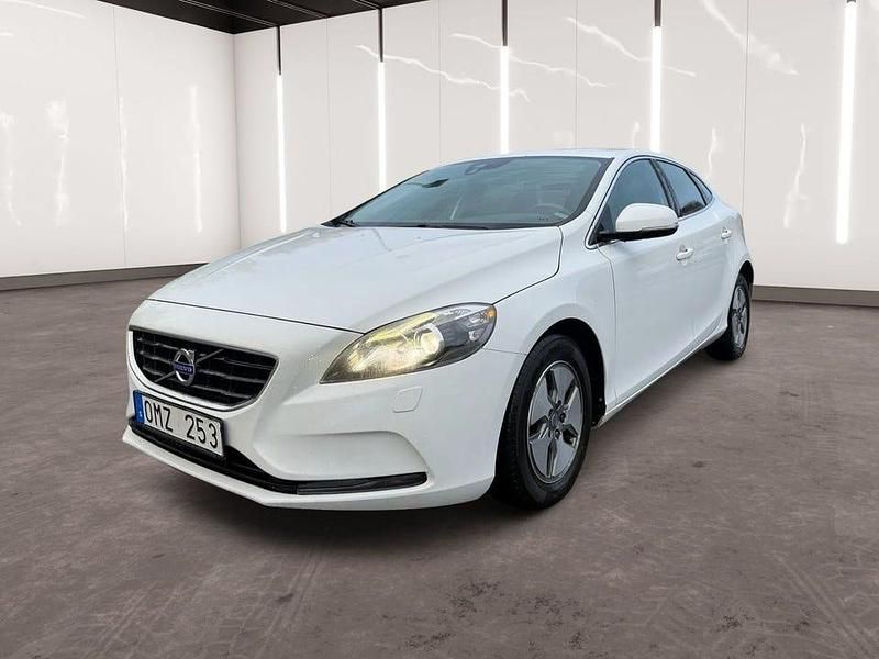 Vit Begagnad 2013 Volvo V40 Momentum Kombi | 89 900 kr (Lite dyr) - Bild 1/4