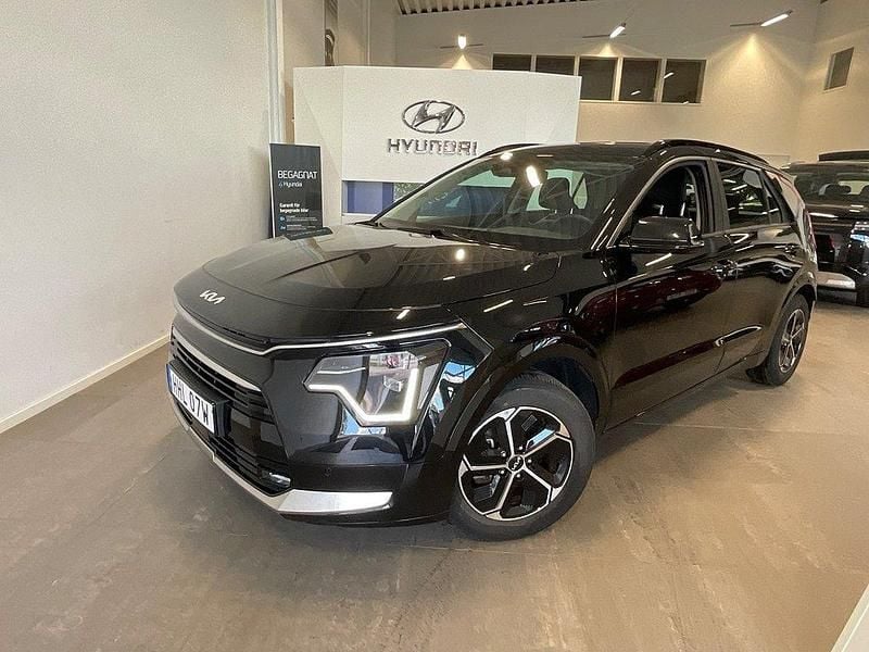 Svartmetallic Begagnad 2022 Kia Niro SUV | 279 500 kr (Bra pris) - Bild 1/4