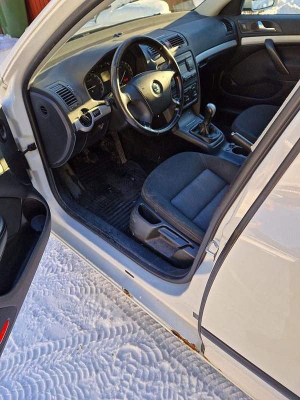 Begagnad Skoda Octavia 105 HK (77 kW) 2007 Kombi