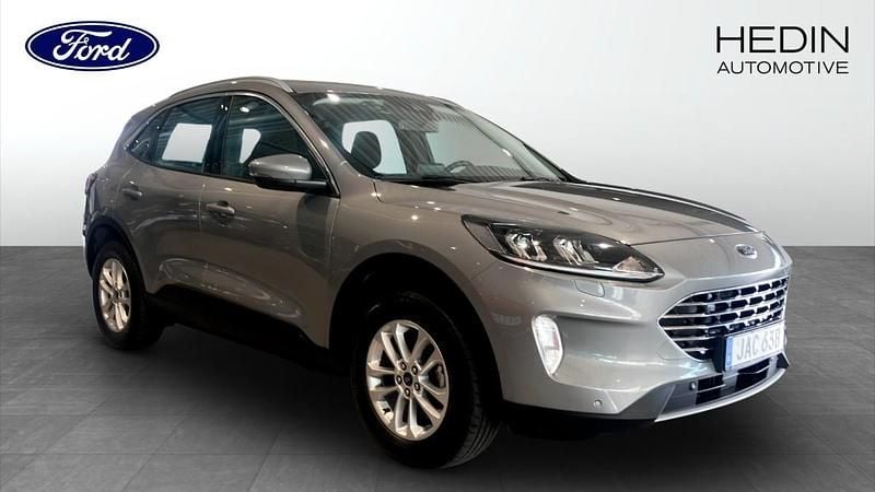 Grå (silver) Begagnad 2022 Ford Kuga Titanium SUV | 269 900 kr (Marknadspris) - Bild 1/4