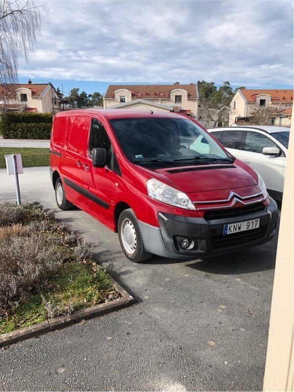 Röd Begagnad 2010 Citroën Jumpy Minibuss | 50 000 kr (Lite dyr) - Bild 1/2