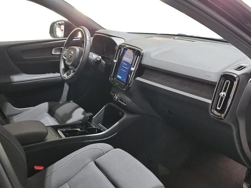 Begagnad Volvo XC40 Plus 175 kW (238 HK) 2023 Svart SUV