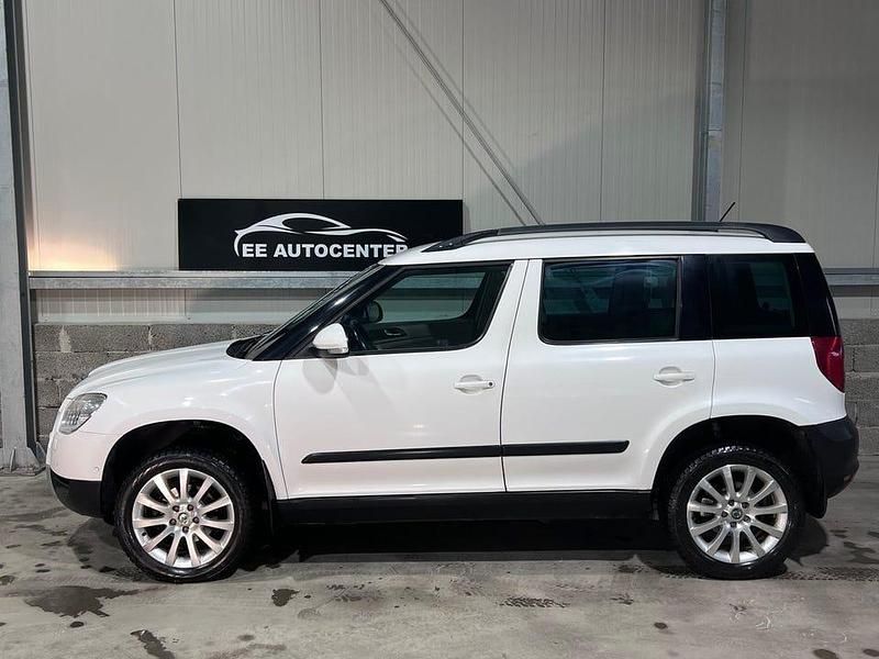 Begagnad Skoda Yeti Experience 110 HK (80 kW) 2010 Vit SUV