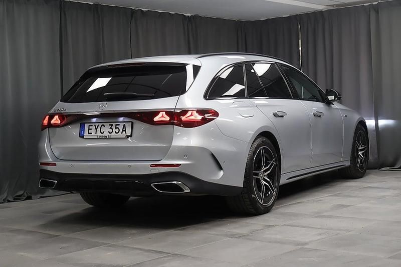 Begagnad Mercedes E300 Premium 313 HK (230 kW) 2025 Silver Kombi