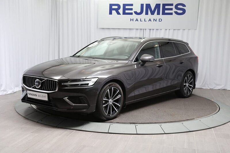Grå Begagnad 2024 Volvo V60 Plus Kombi | 539 500 kr (Dyr) - Bild 1/4