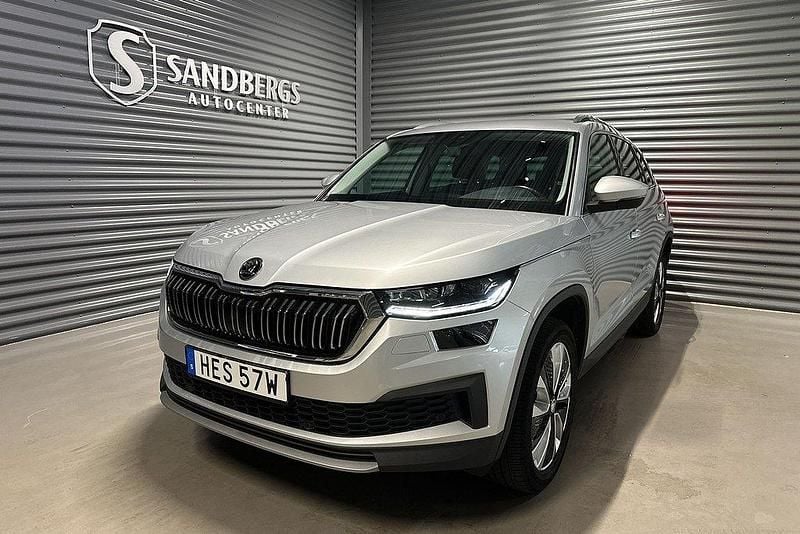 Silver Begagnad 2023 Skoda Kodiaq Style SUV | 368 500 kr (Bra pris) - Bild 1/4