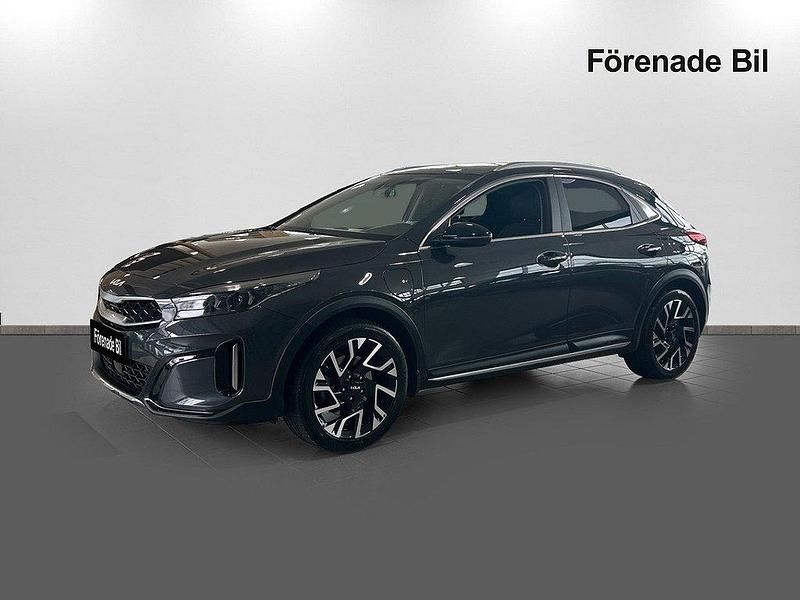 Grå Begagnad 2022 Kia XCeed Advance SUV | 289 000 kr (Marknadspris) - Bild 1/4