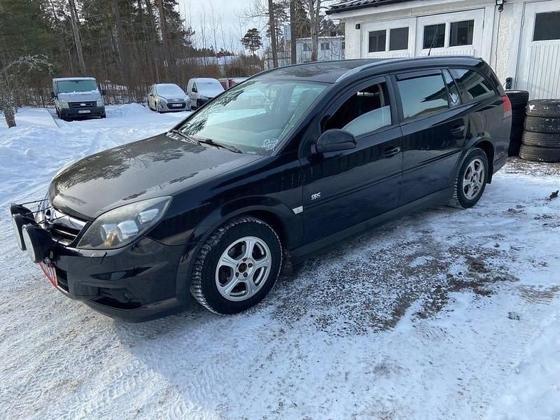 Begagnad Opel Vectra OPC 155 HK (114 kW) 2006 Svart Kombi