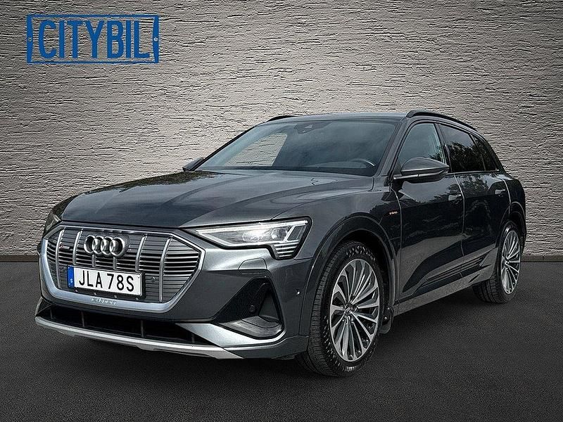 Grå Begagnad 2020 Audi e-tron S-Line SUV | 287 900 kr (Bra pris) - Bild 1/4