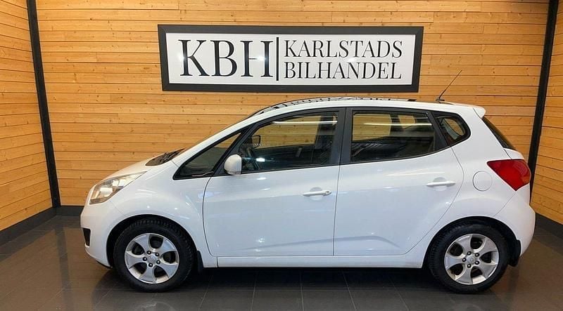 Vit Begagnad 2010 Kia Venga Comfort Halvkombi | 44 900 kr (Bra pris) - Bild 1/4