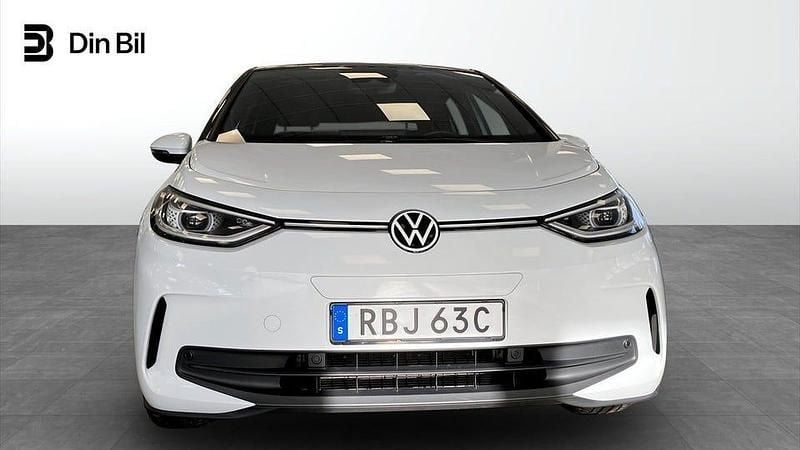 Begagnad VW ID.3 Pro 169 kW (231 HK) 2024 Glacier white metallic bl Halvkombi