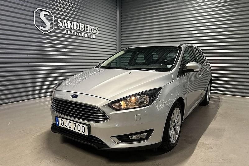 Grå Begagnad 2016 Ford Focus Titanium Kombi | 99 500 kr (Marknadspris) - Bild 1/4