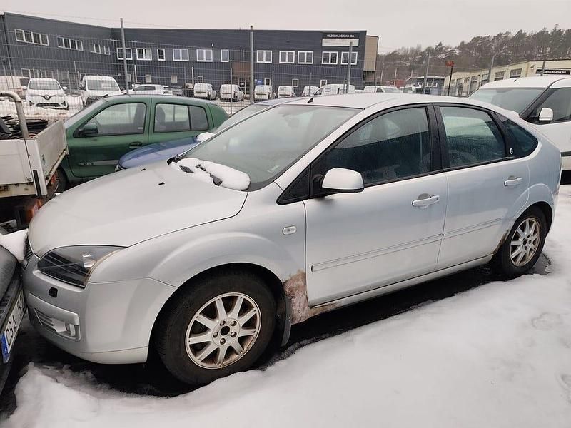 Begagnad Ford Focus 125 HK (91 kW) 2006