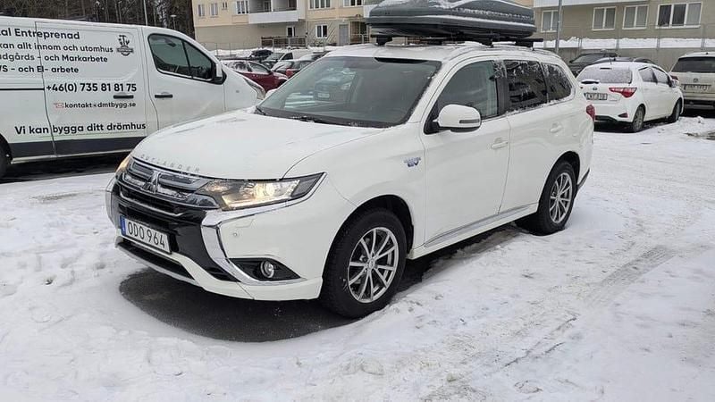 Begagnad 2016 Mitsubishi Outlander SUV | 134 100 kr (Marknadspris) - Bild 1/4
