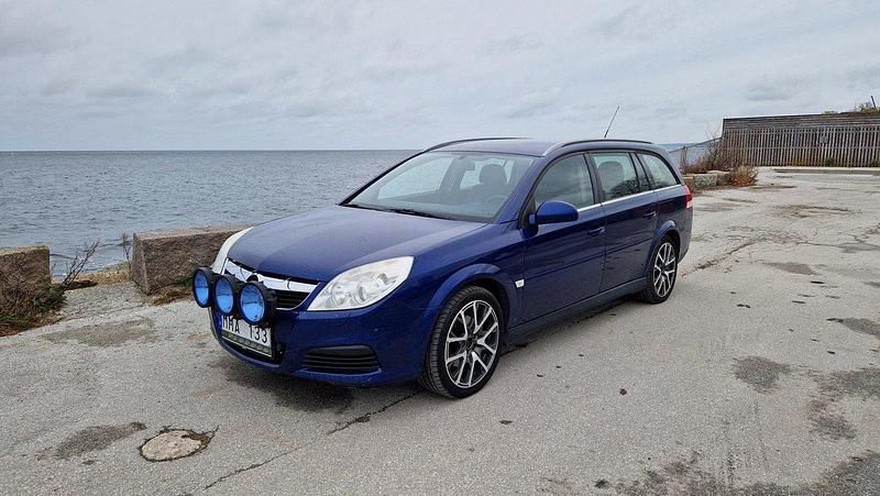 Blå Begagnad 2008 Opel Vectra Kombi | 27 000 kr - Bild 1/4