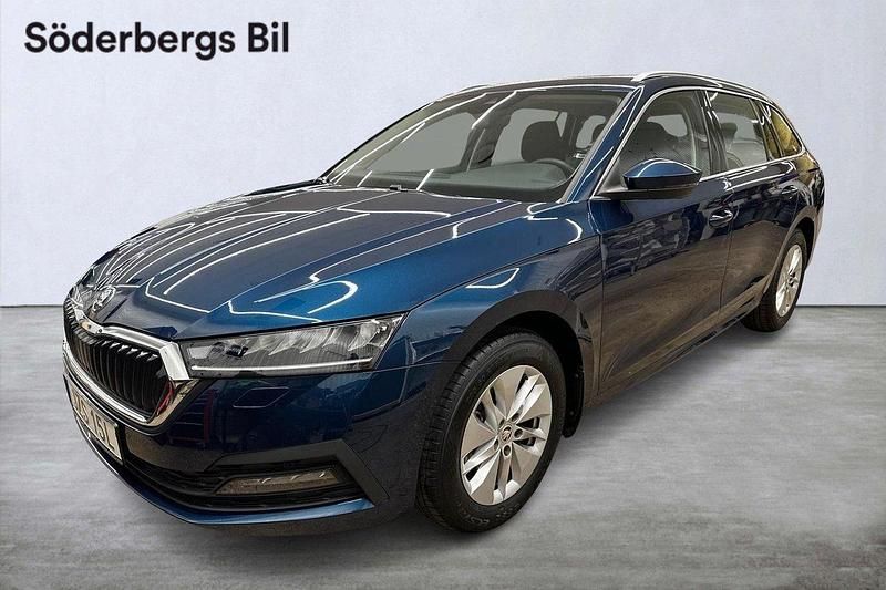 Blå Begagnad 2023 Skoda Octavia Ambition Kombi | 268 500 kr (Marknadspris) - Bild 1/4
