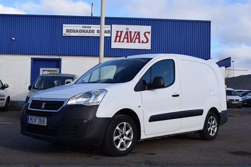 Vit Begagnad 2015 Peugeot Partner Minibuss | 64 499 kr (Marknadspris) - Bild 1/4