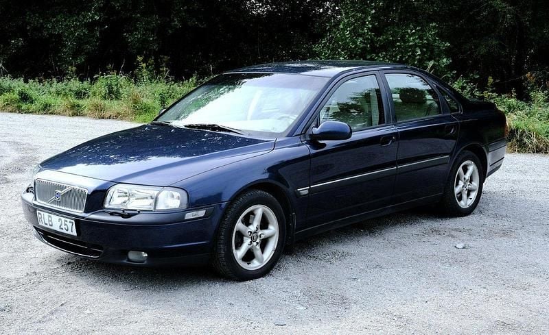 Blå Begagnad 2000 Volvo S80 Sedan | 28 500 kr (Lite dyr) - Bild 1/4