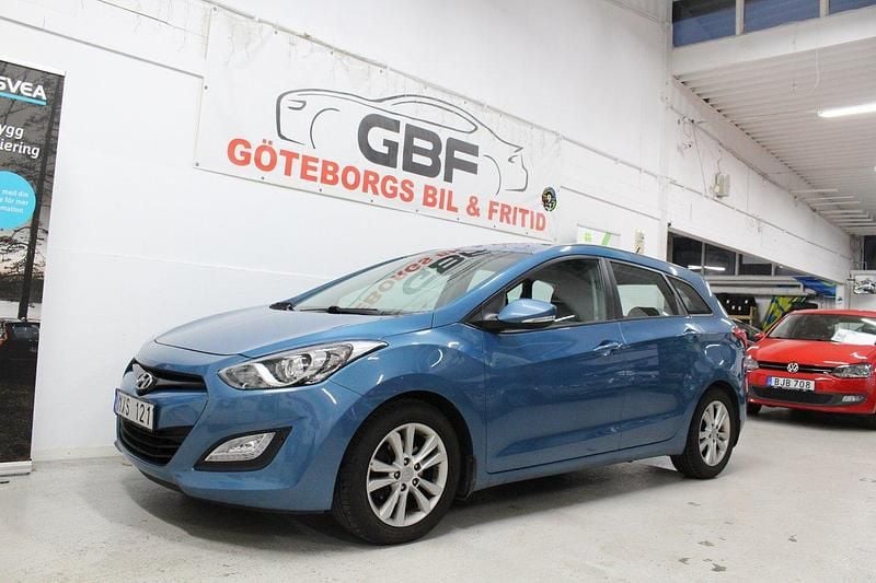 Ljusblå Begagnad 2012 Hyundai i30 Kombi | 44 900 kr (Marknadspris) - Bild 1/4