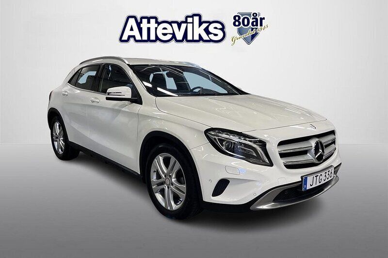 Vit Begagnad 2015 Mercedes GLA200 SUV | 179 900 kr (Marknadspris) - Bild 1/4