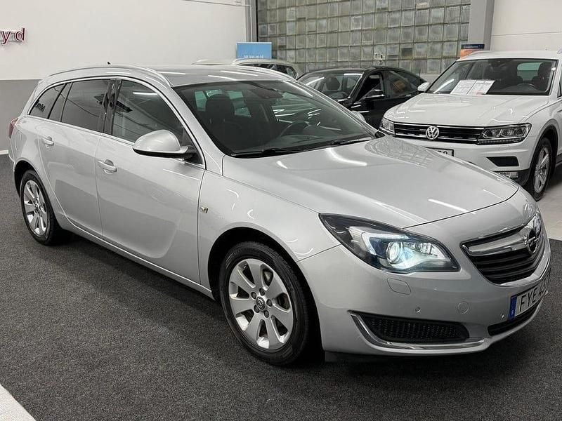 Begagnad Opel Insignia Business 136 HK (100 kW) 2016 Grå Kombi