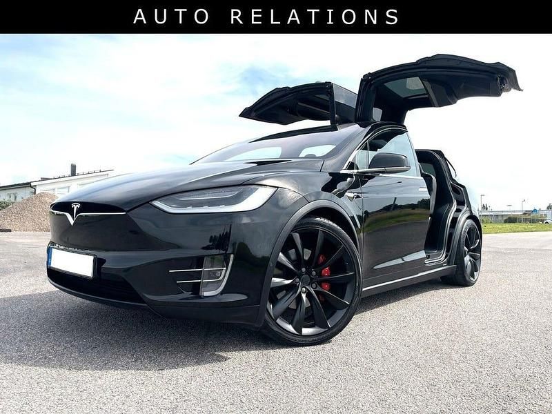 Svart solid Begagnad 2019 Tesla Model X SUV | 799 900 kr - Bild 1/4