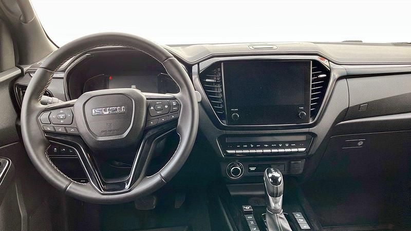 Begagnad Isuzu D-Max 163 HK (119 kW) 2024 Svart (black) Van