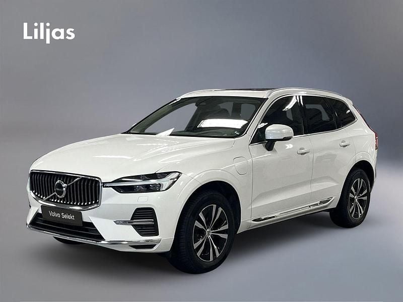 Vit Begagnad 2023 Volvo XC60 Core SUV | 419 900 kr (Bra pris) - Bild 1/3