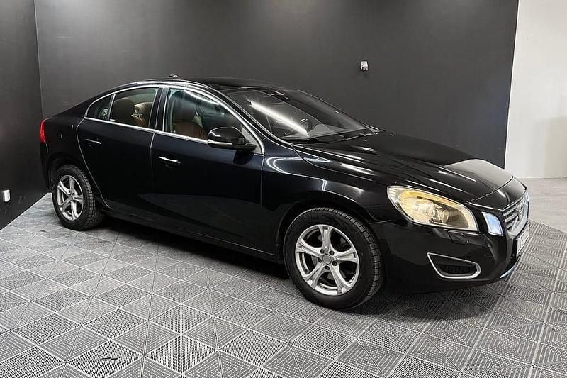 Begagnad Volvo S60 Summum 163 HK (119 kW) 2010 Svart Sedan