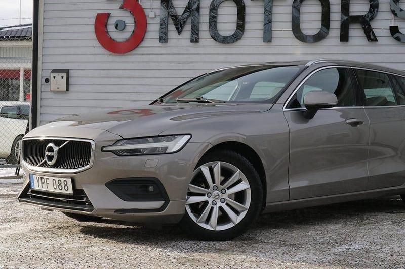 Begagnad Volvo V60 Momentum 150 HK (110 kW) 2018 Grå Kombi