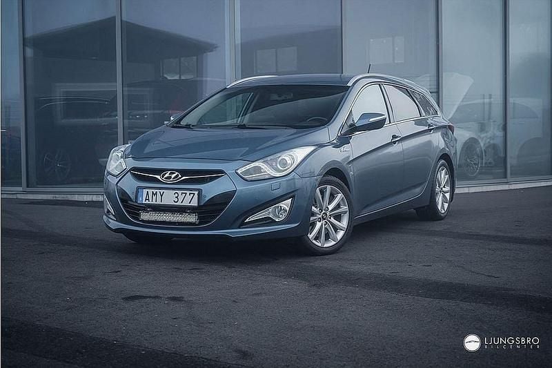 Blå Begagnad 2013 Hyundai i40 Kombi | 69 900 kr (Marknadspris) - Bild 1/4