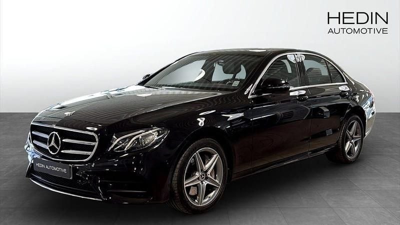 Svart Begagnad 2020 Mercedes E300 AMG line | 349 900 kr (Dyr) - Bild 1/4