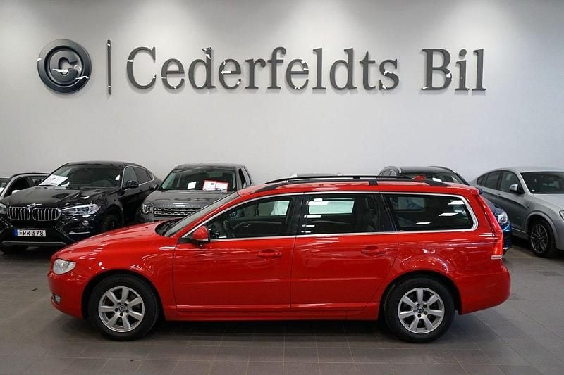 Röd Begagnad 2015 Volvo V70 Momentum Kombi | 129 900 kr (Marknadspris) - Bild 1/4