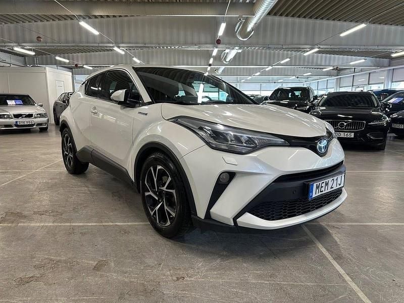 Begagnad Toyota C-HR Edition 122 HK (89 kW) 2019 Vit SUV