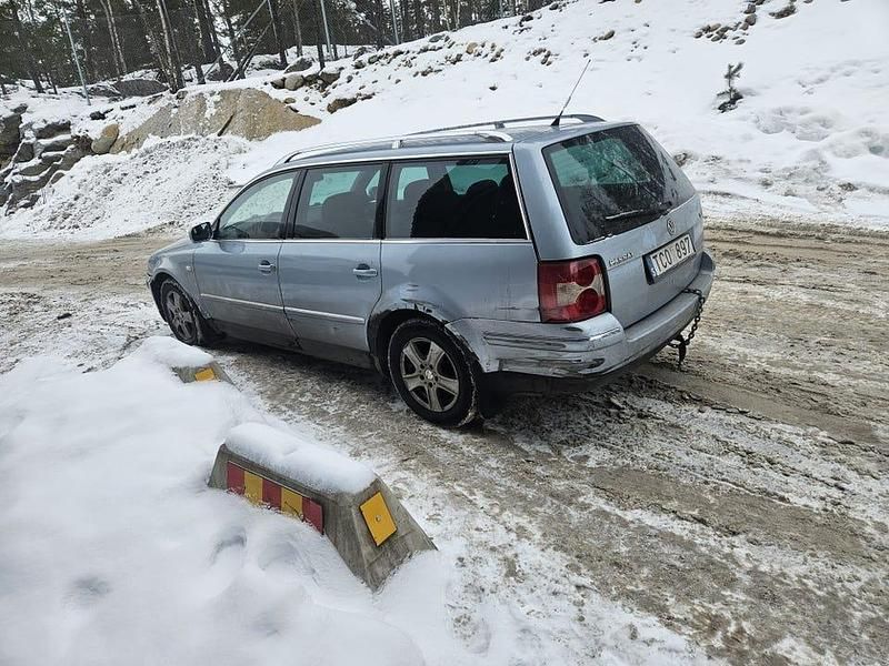 Begagnad 2002 VW Passat Kombi | 2 000 kr (Superpris) - Bild 1/4