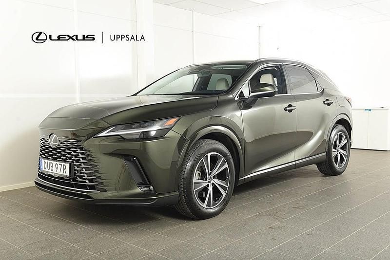 Grön Begagnad 2024 Lexus RX450h+ SUV | 769 900 kr - Bild 1/4