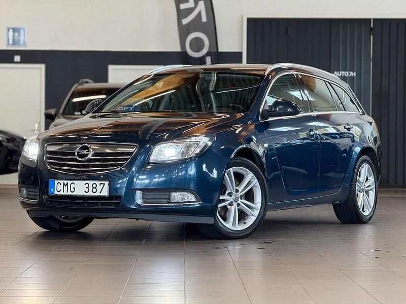 Begagnad Opel Insignia Edition 161 HK (118 kW) 2011 Blå Kombi