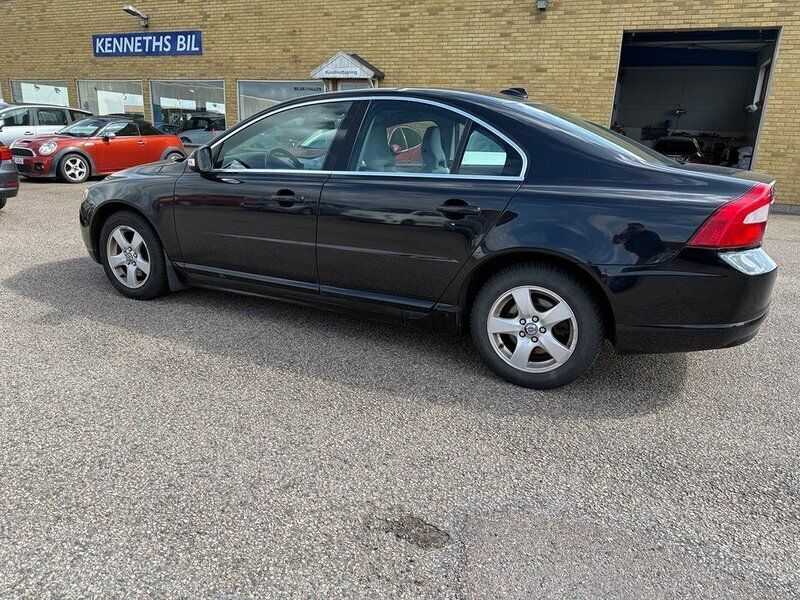 Svart Begagnad 2008 Volvo S80 Momentum Sedan | 59 500 kr (Marknadspris) - Bild 1/4