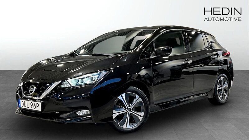 Svart (black) Begagnad 2021 Nissan Leaf N-Connecta Halvkombi | 249 900 kr (Dyr) - Bild 1/4