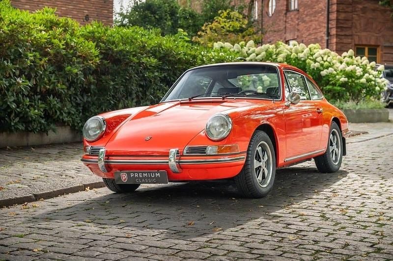 Begagnad Porsche 911 110 HK (80 kW) 1968 Orange