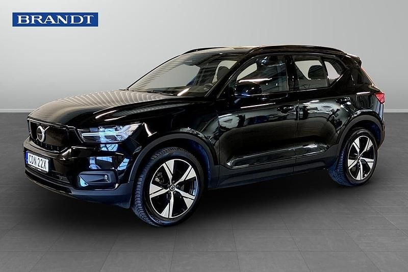 Svart Begagnad 2022 Volvo XC40 Plus SUV | 369 900 kr - Bild 1/3