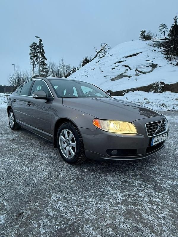 Begagnad 2009 Volvo S80 Sedan | 46 000 kr (Bra pris) - Bild 1/4