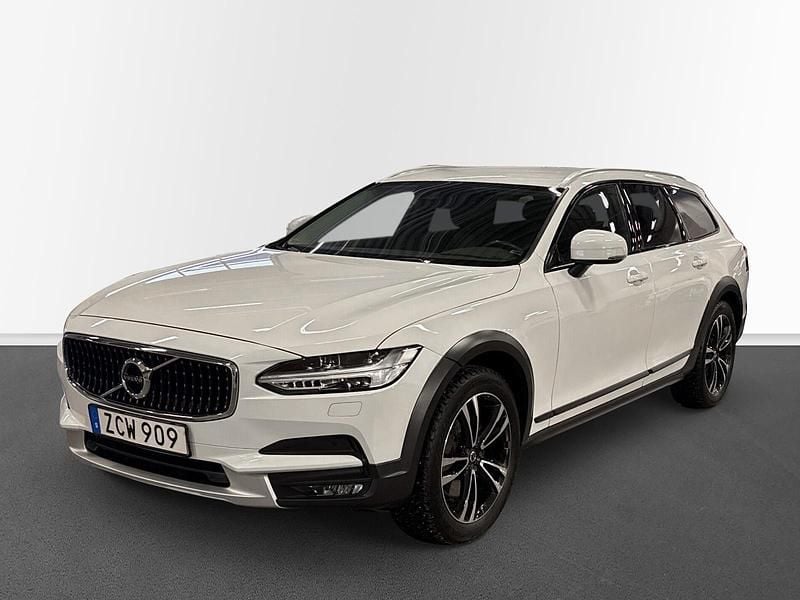 Vit Begagnad 2018 Volvo V90 CC Business Edition Kombi | 259 000 kr (Marknadspris) - Bild 1/4