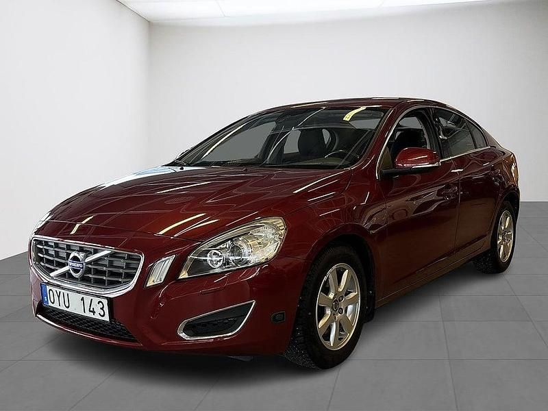 Begagnad Volvo S60 116 HK (85 kW) 2011 Röd Sedan