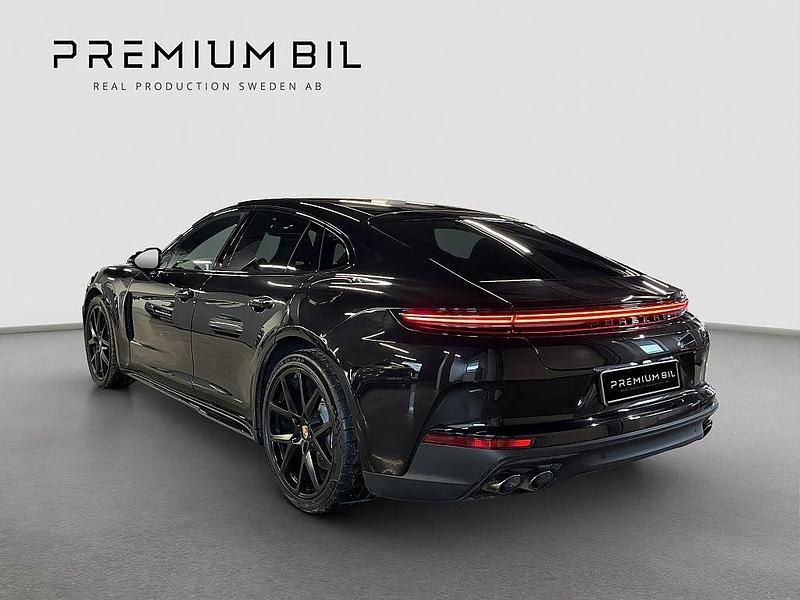 Ny Porsche Panamera 305 HK (224 kW) 2025 Svart Halvkombi