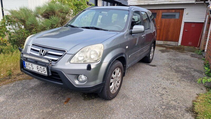 Grå Begagnad 2006 Honda CR-V SUV | 17 000 kr (Bra pris) - Bild 1/1