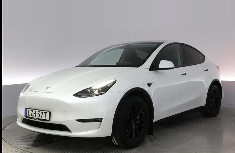Vit Begagnad 2024 Tesla Model Y Long Range SUV | 470 000 kr (Superpris) - Bild 1/3
