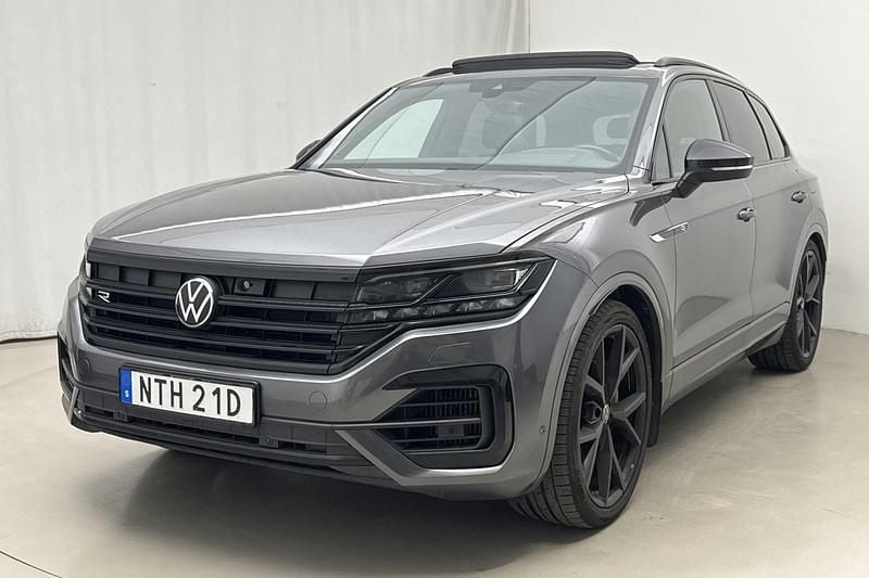 Grå Begagnad 2021 VW Touareg R SUV | 449 000 kr (Lite dyr) - Bild 1/4